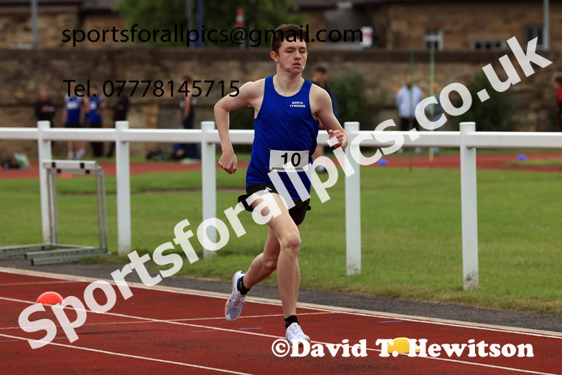 Middle Distance, 2026 Northumberland Schools Track and Field, Wentworth, Hexhan. Photo: David T. Hewitson/Sports for All Pics
